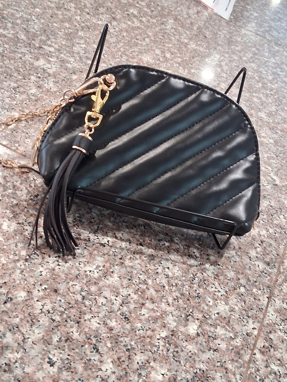 Black Quilted Crossbody with Tassel and Gold Chain Strap.New - Picture 6 of 10